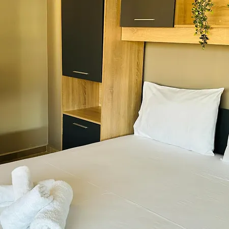 View 3 Guest house *